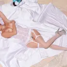 Jenni Lee in 'The Wedding Photographer'