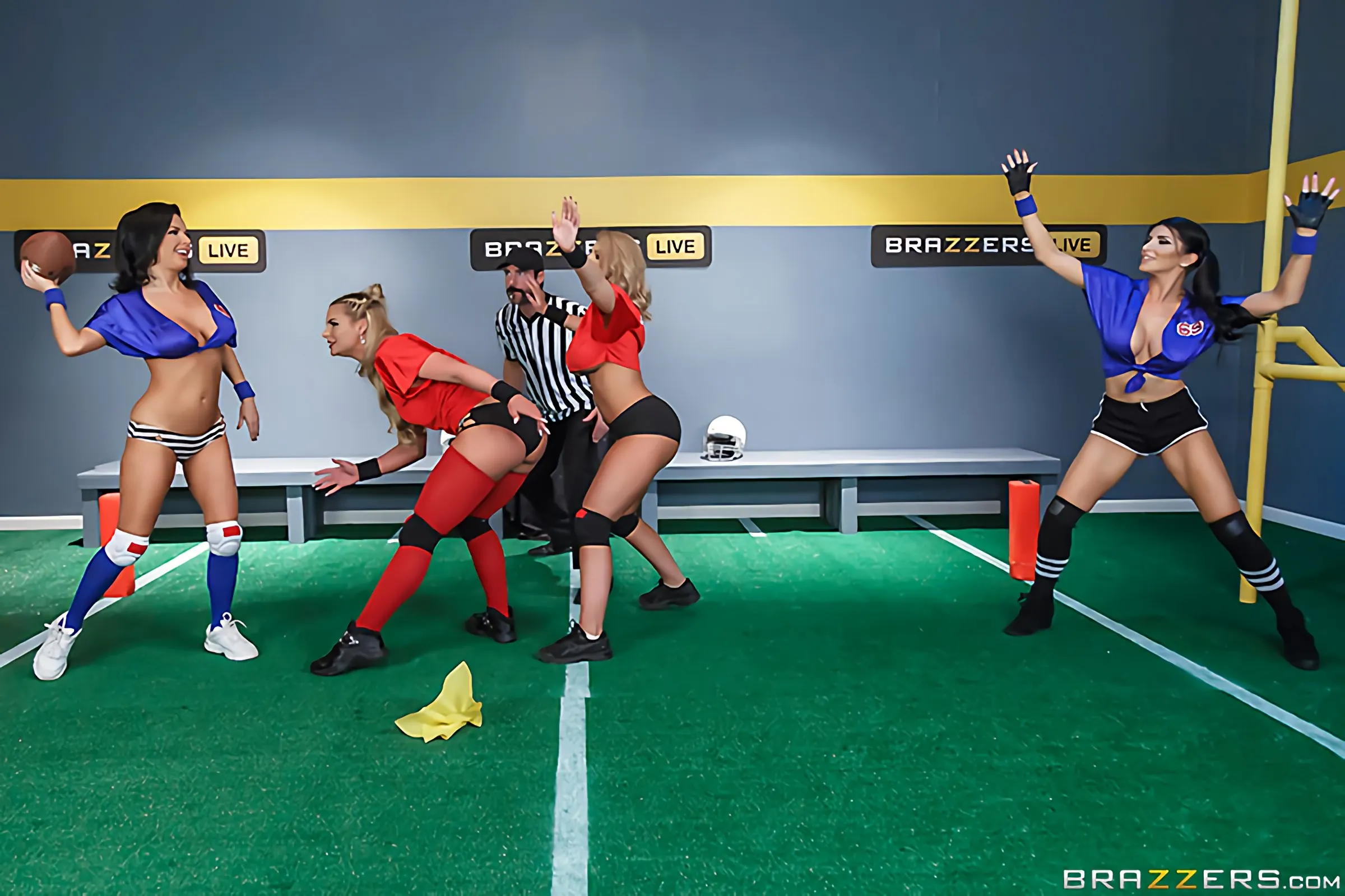 Phoenix Marie - The Brazzers Halftime Show II | Picture (2)