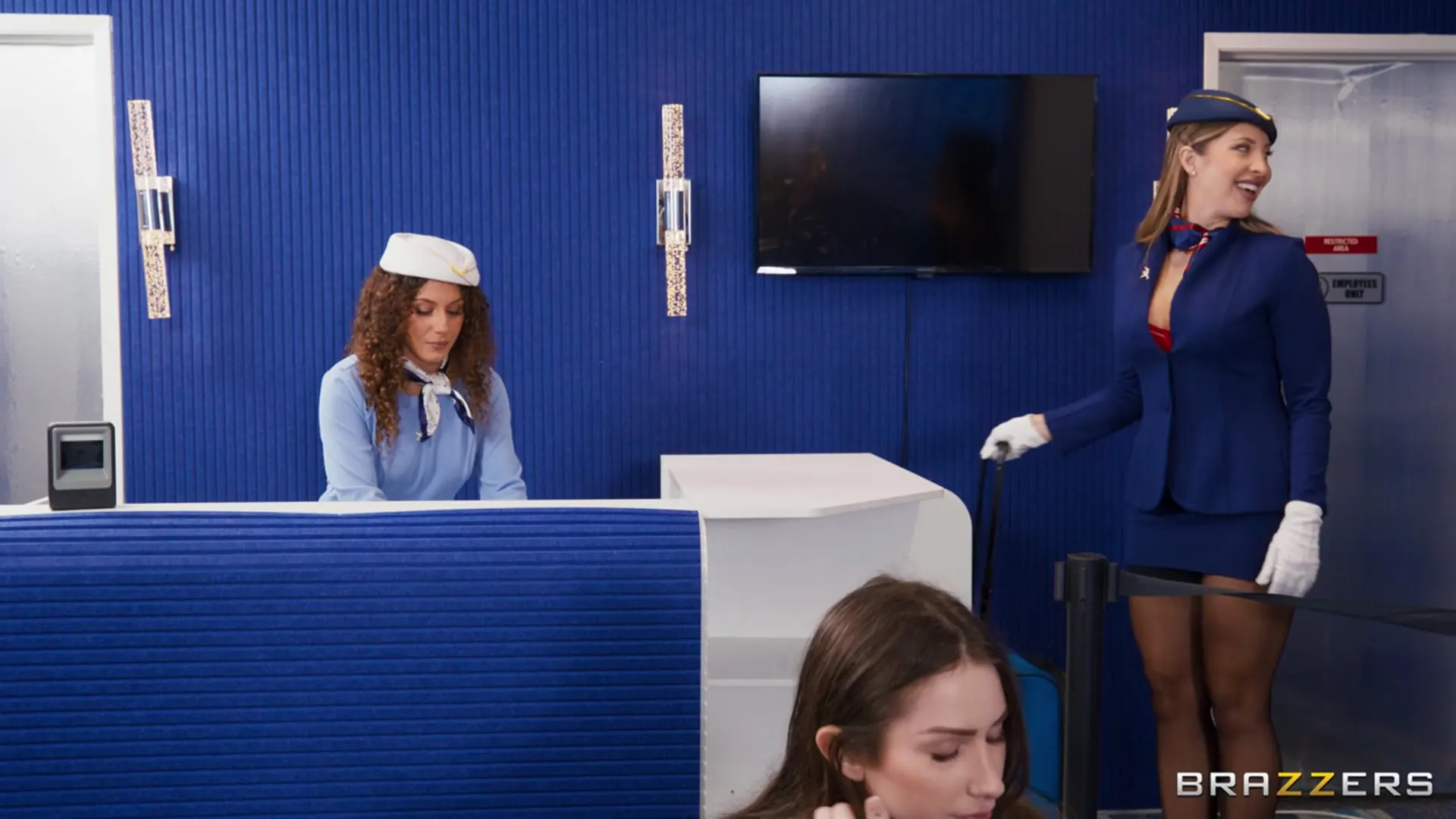 Melissa Stratton - Los lagartos de la sala VIP del aeropuerto tienen suerte: parte 1 | Picture (24)