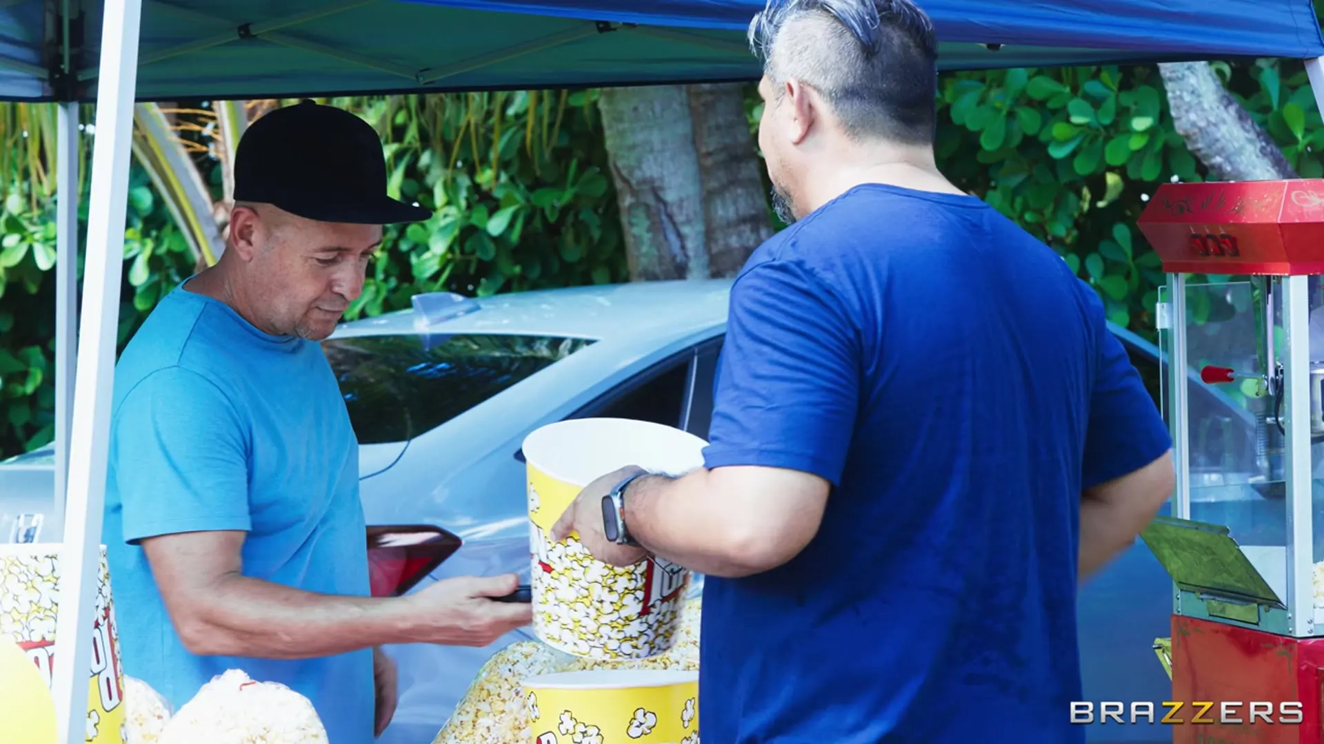 Nikki Nicole - La gran grada naranja O | Picture (4)