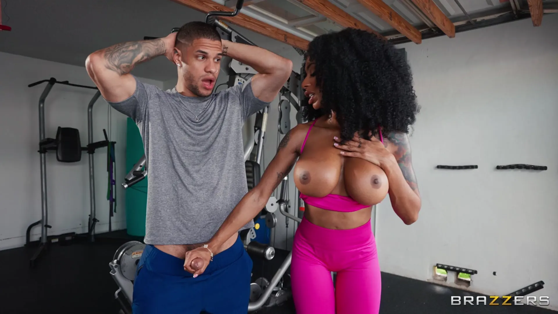 Sarai Minx - Corre, entra en esta milf | Picture (8)