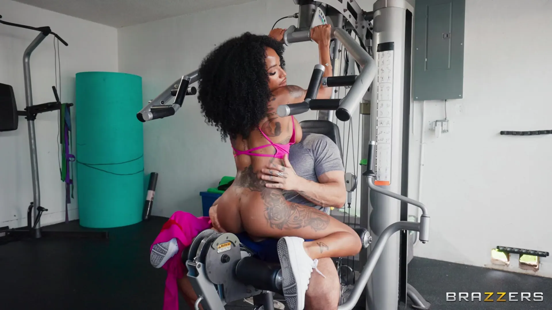 Sarai Minx - Corre, entra en esta milf | Picture (28)