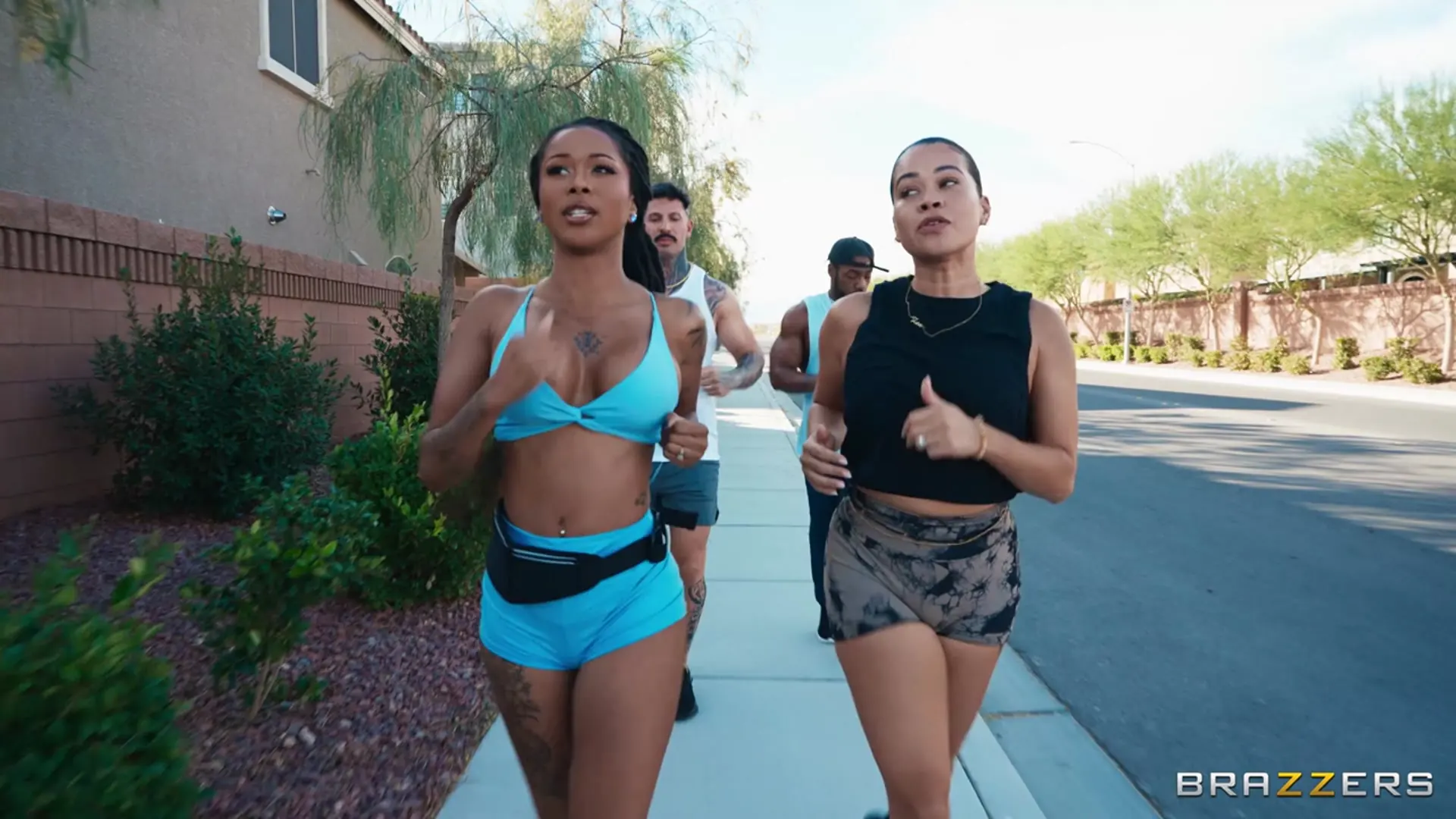 Alexis Fawx - Huyendo de sus esposas | Picture (4)