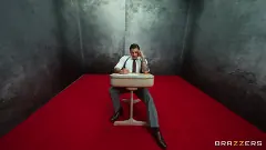 Anna Claire Clouds - The Analist | Picture (1)