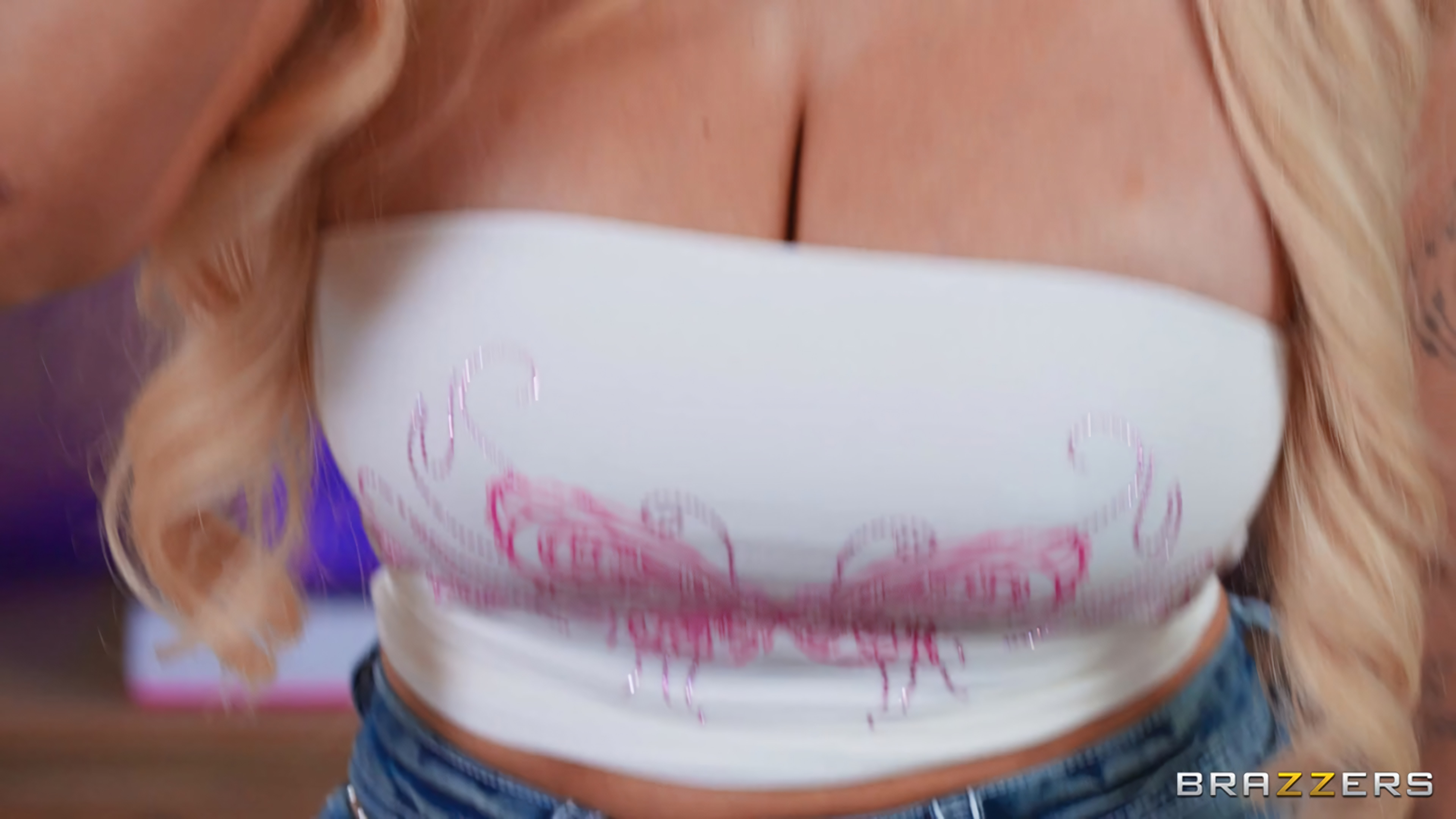 Slut Smashes Prude Pussy