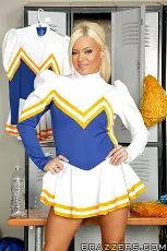 Crista Moore - Cheerleader Distraction | Picture (1)