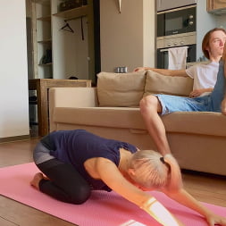 Downblouse Yoga With Eva