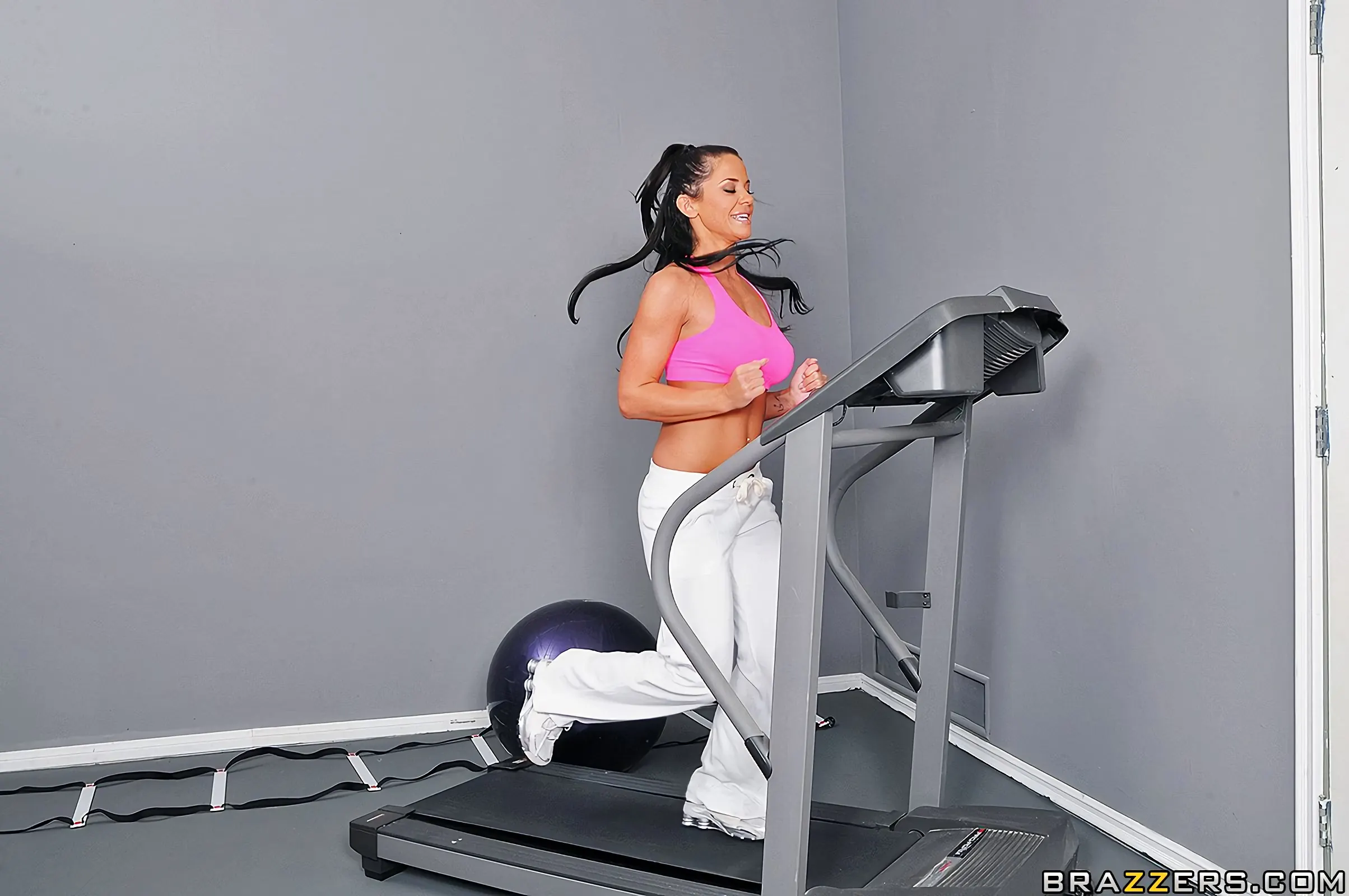 Savannah Stern - Aero-BOOB-ic Workout | Picture (5)