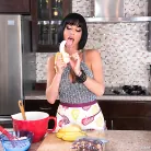 Veronica Avluv in 'Banana Nut Muffin'